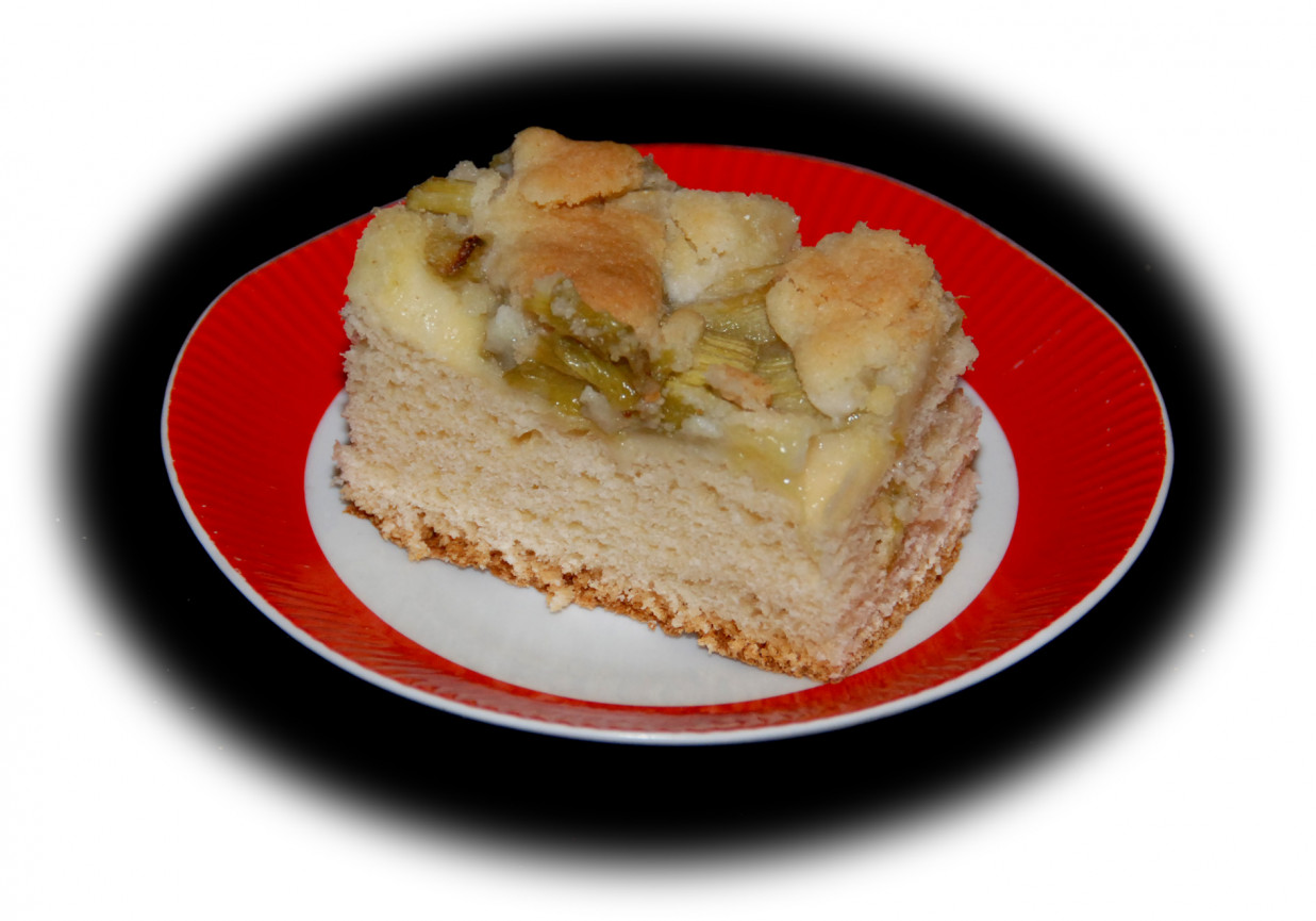 Ciasto drożdżowe z rabarbarem i kruszonką foto