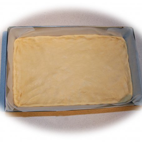 Krok 8 - Ciasto drożdżowe z rabarbarem i kruszonką foto