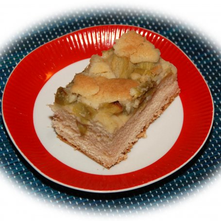 Krok 13 - Ciasto drożdżowe z rabarbarem i kruszonką foto