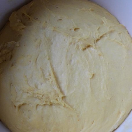 Krok 3 - Ciasto drożdżowe z serem foto