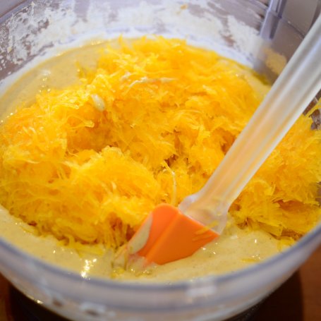 Krok 2 - Ciasto dyniowe z lukrem pomarańczowym foto
