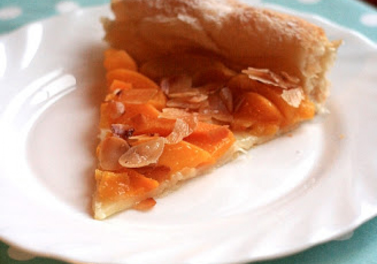 Ciasto francuskie z brzoskwiniami foto