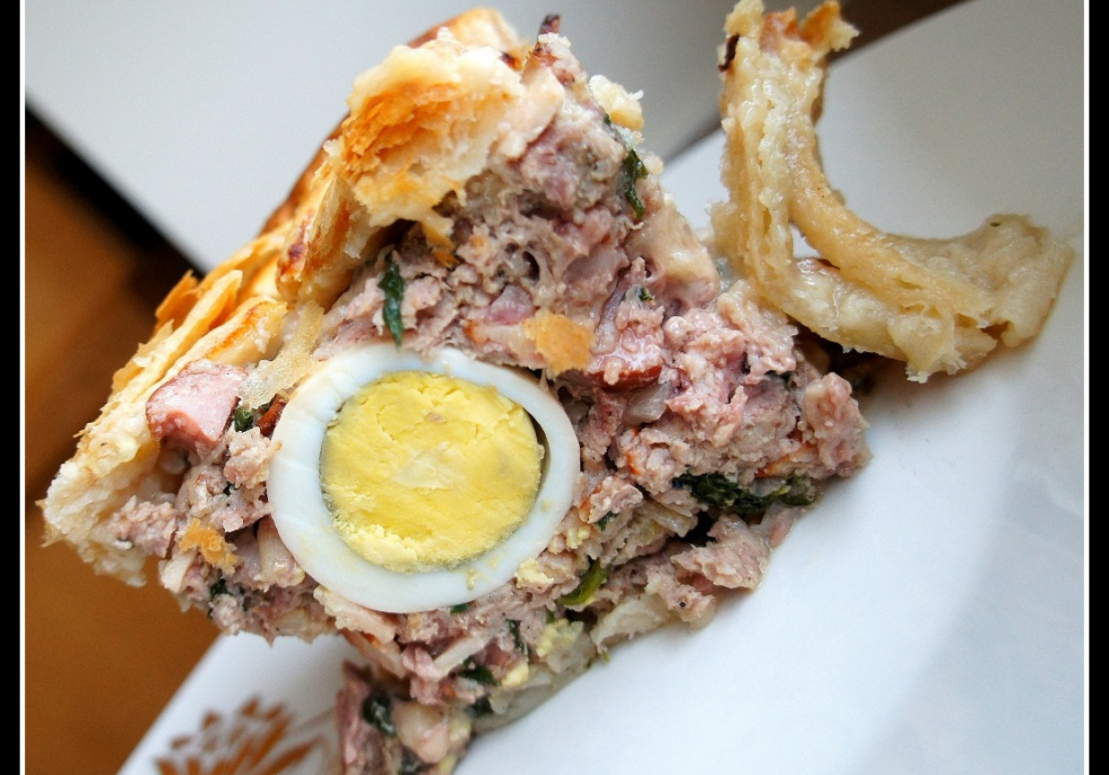 Ciasto francuskie z farszem mięsnym i jajami - zainspirowana przepisem Pani Ani Starmach foto