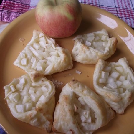 Krok 4 - Ciasto francuskie z jabłkiem foto