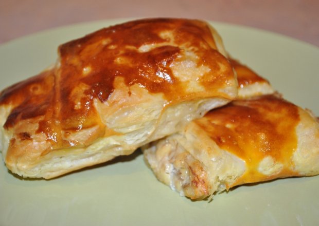 Fotografia przedstawiająca Ciasto francuskie z makrelą