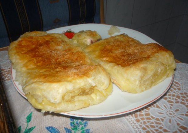 Fotografia przedstawiająca Ciasto francuskie z serem