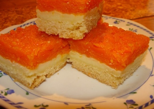 Fotografia przedstawiająca Ciasto imbirowe z marchewką