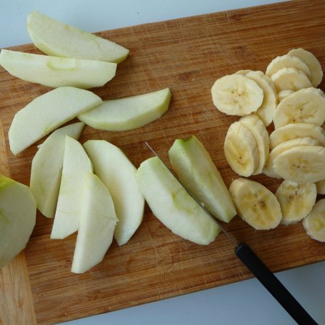 Krok 3 - Ciasto imbirowo-cynamonowe z jabłkami i bananami foto