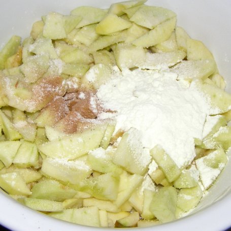 Krok 1 - ciasto jabłkowe łatwe i smaczne... foto