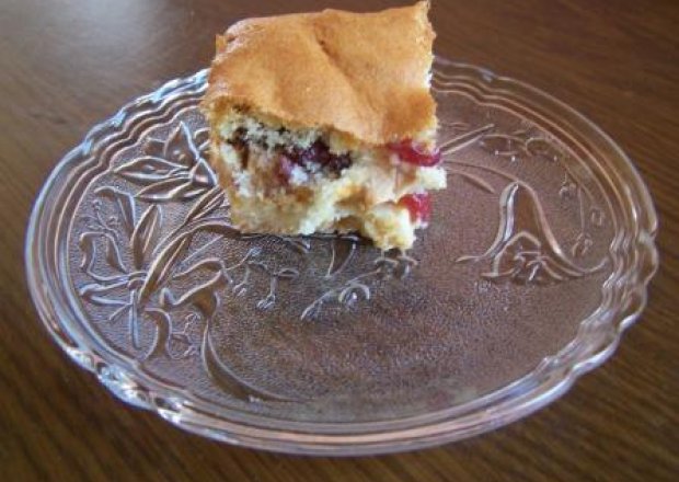 Fotografia przedstawiająca Ciasto jabłkowo- żurawinowe