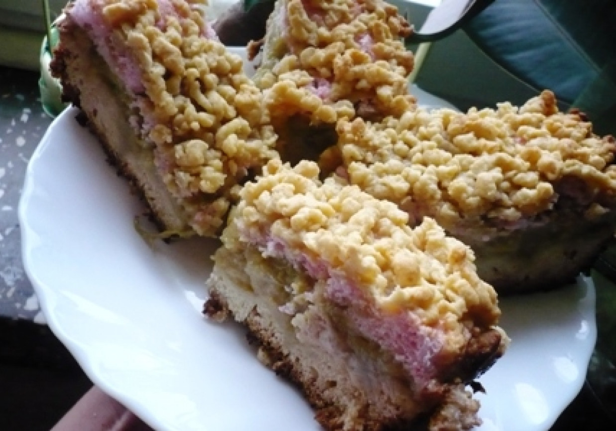 Ciasto jabłkowo-rabarbarowe z pianką różową foto