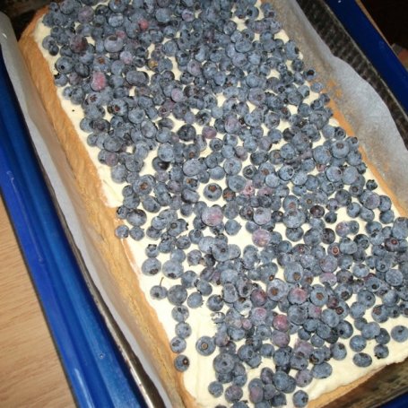 Krok 4 - Ciasto jagodowe z masa budyniową foto