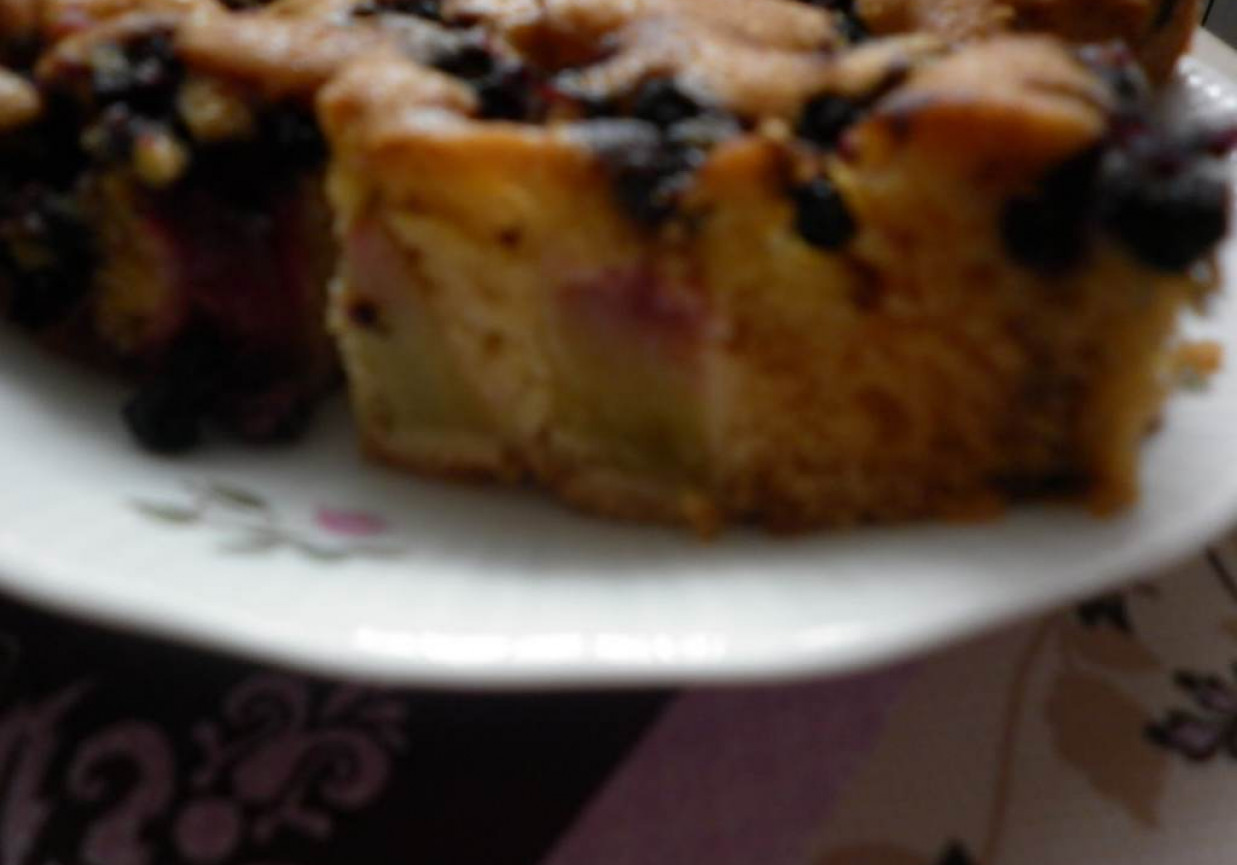 Ciasto jagodowo - rabarbarowe foto