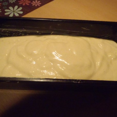 Krok 2 - Ciasto jogurtowe z agrestem foto