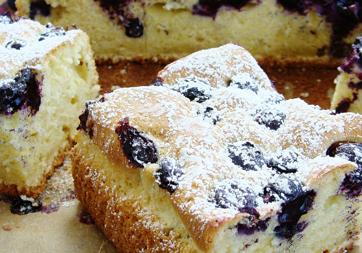 Ciasto jogurtowe z borówką amerykańską foto
