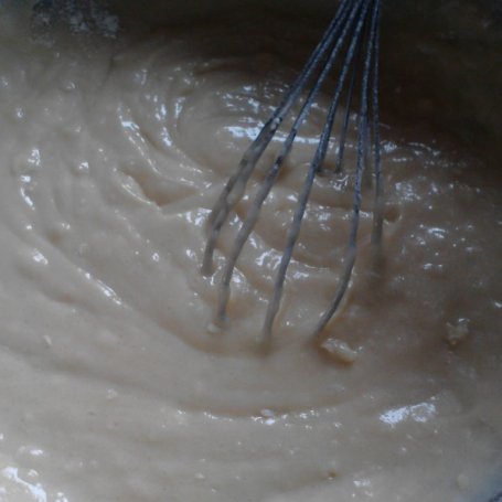 Krok 2 - Ciasto jogurtowe z brzoskwiniami foto