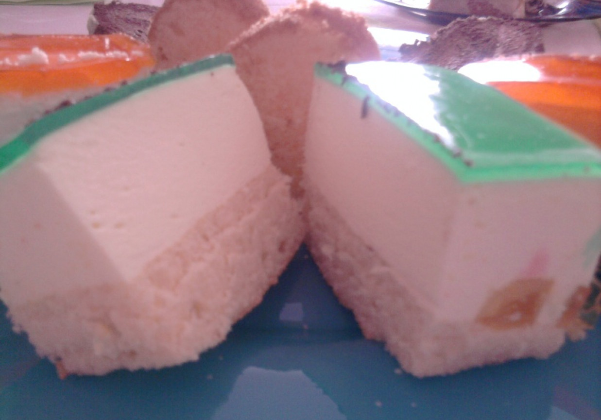 Ciasto jogurtowe z galaretka foto