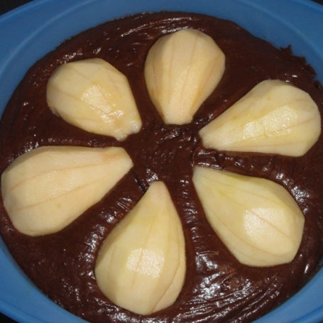 Krok 2 - Ciasto kakaowe z gruszkami foto