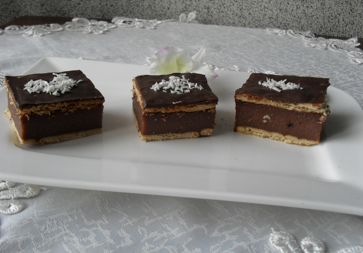 Ciasto kakaowe z kaszą manną foto