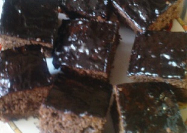 Fotografia przedstawiająca Ciasto kakaowe z polewą