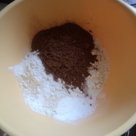 Krok 1 - Ciasto kakaowe z Ricottą i orzechami :) foto