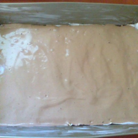 Krok 1 - Ciasto kakaowo-orzechowo-śliwkowe foto