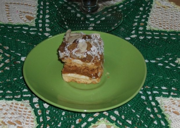 Fotografia przedstawiająca Ciasto karmelowe
