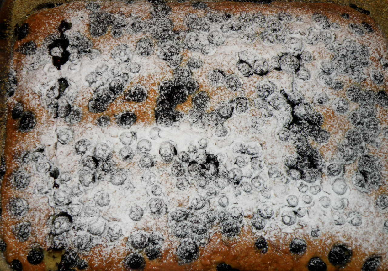 Ciasto kefirowe na sodzie - z borówkami foto
