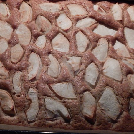 Krok 7 - Ciasto kefirowe z cynamonem i antonówkami foto