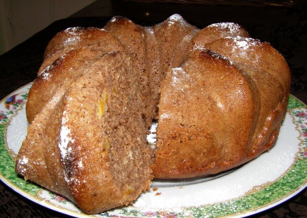 Fotografia przedstawiająca ciasto kefirowe z pomarańczą i nutą piernika...