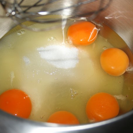 Krok 6 - Ciasto kokosowo - orzechowe foto