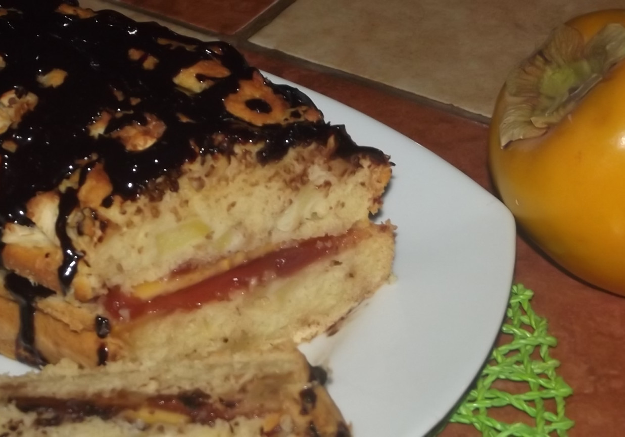 Ciasto kokosowo-ananasowe z kaki. foto