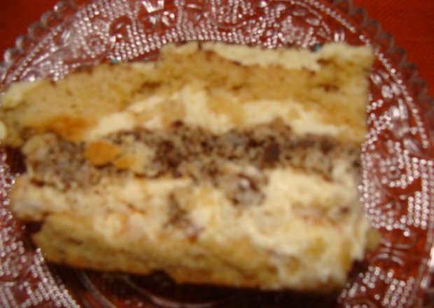 Fotografia przedstawiająca ciasto kokosowo-orzechowe