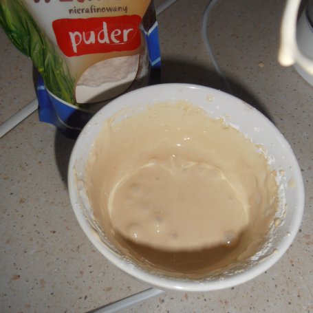 Krok 3 - Ciasto korzenne z marchewką i bakaliami foto