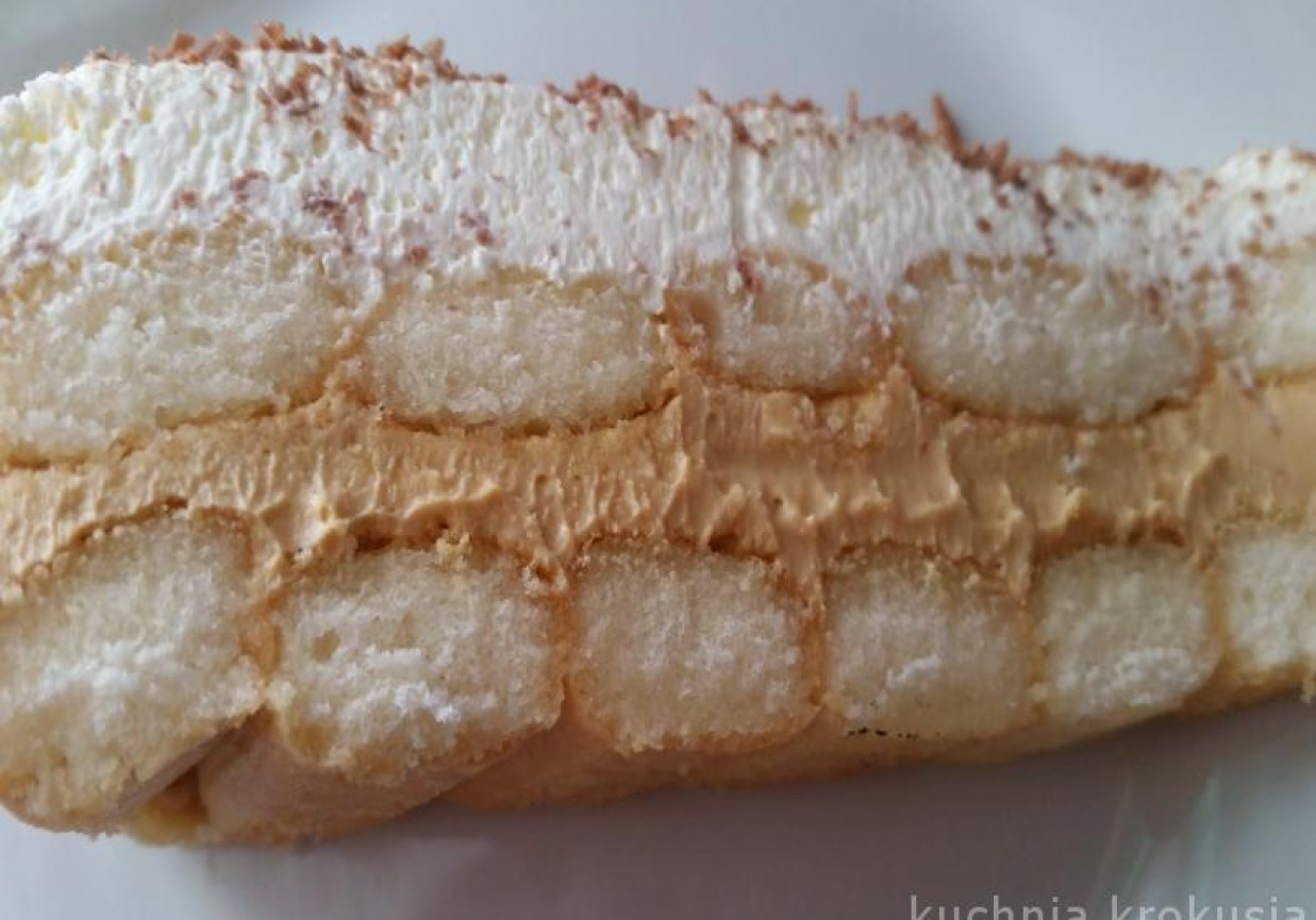 Ciasto krówka z bitą śmietaną foto