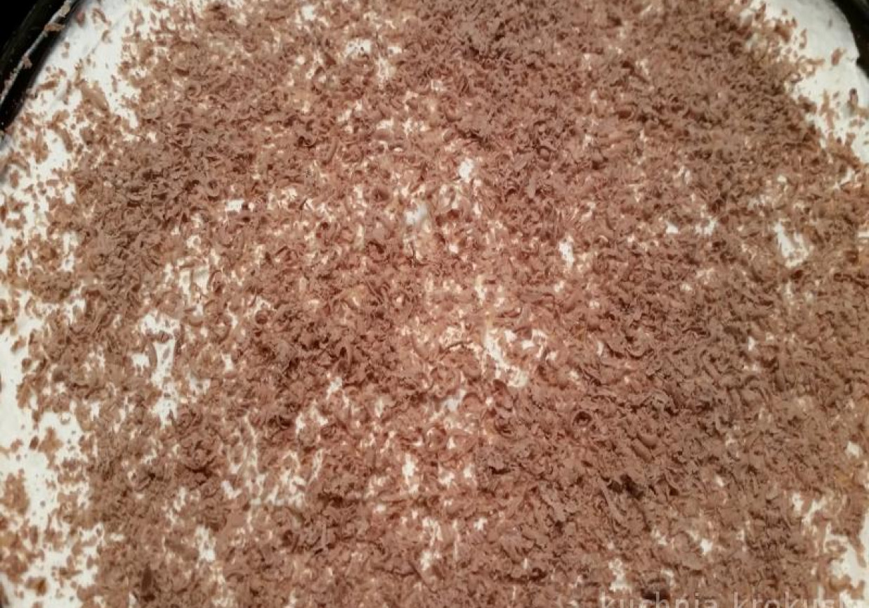 Ciasto krówka z bitą śmietaną foto