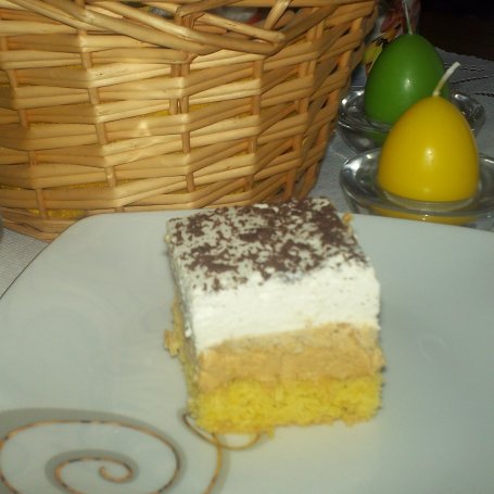 Krok 8 - Ciasto krówka z bitą śmietaną foto