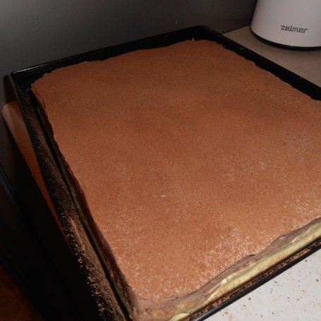 Krok 6 - Ciasto krówka z miodowym kremem i czekoladową pianką foto