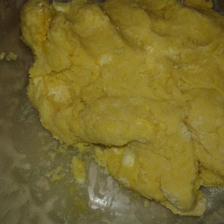 Krok 2 - Ciasto kruche z malinami i borówkami amerykańskimi foto