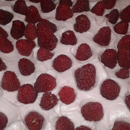 Krok 8 - Ciasto kruche z malinami i borówkami amerykańskimi foto