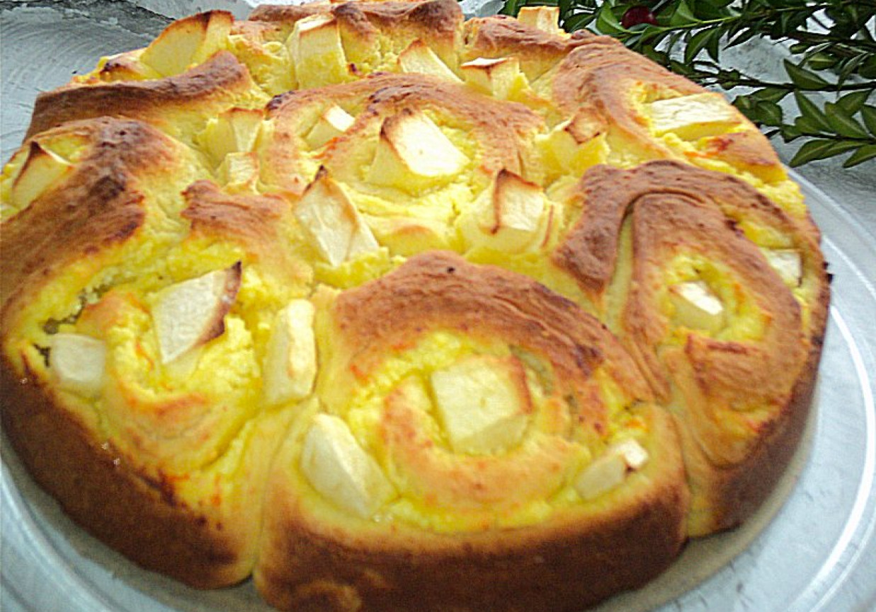 Ciasto krucho drożdżowe z serem i jabłkiem  foto