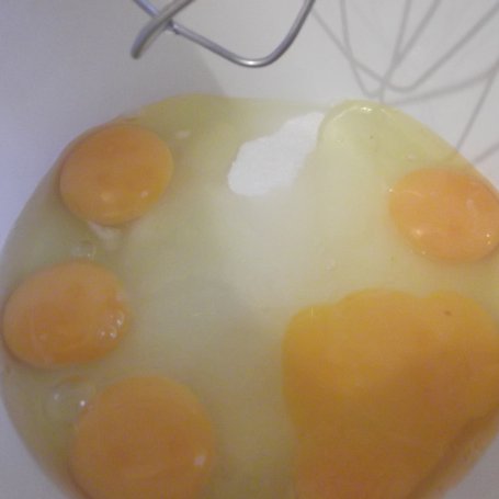 Krok 2 - Ciasto Księżyce ( Pół-księżyce) foto