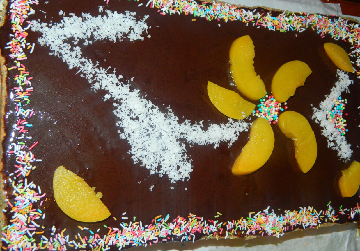 Ciasto makowe z brzoskwiniami foto