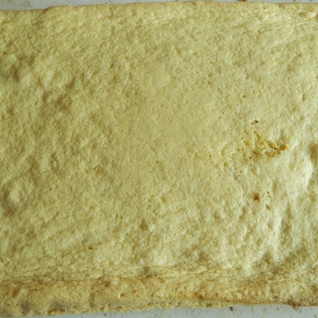 Krok 2 - Ciasto makowo-kokosowe z delicjami foto