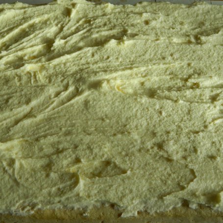 Krok 4 - Ciasto makowo-kokosowe z delicjami foto