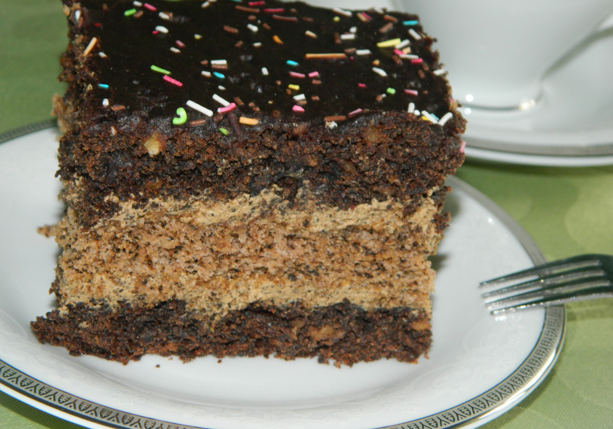 Ciasto makowo-orzechowe z masą kawową  foto