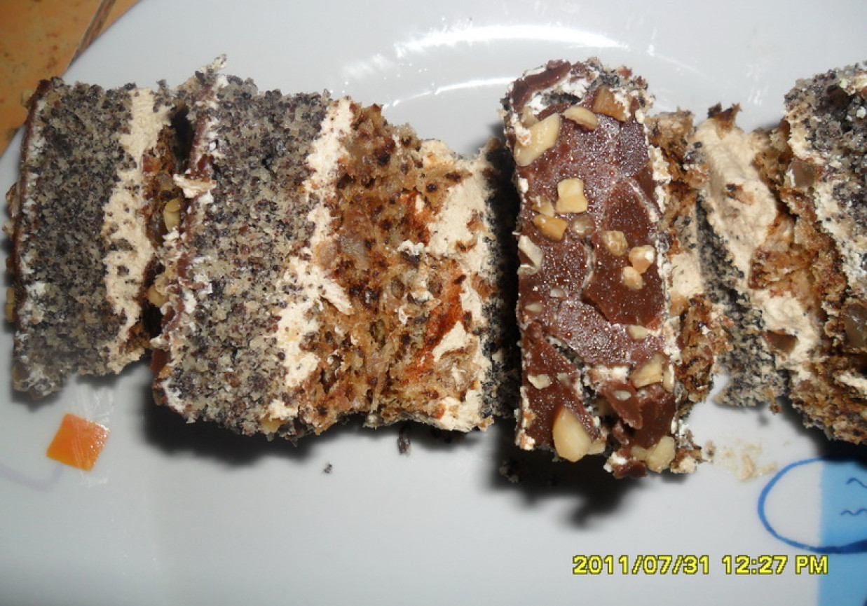 Ciasto makowo - orzechowe z serkami homogenizowanymi foto