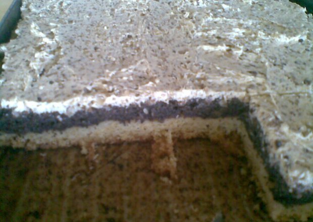 Fotografia przedstawiająca ciasto makowo-biszkoptowe