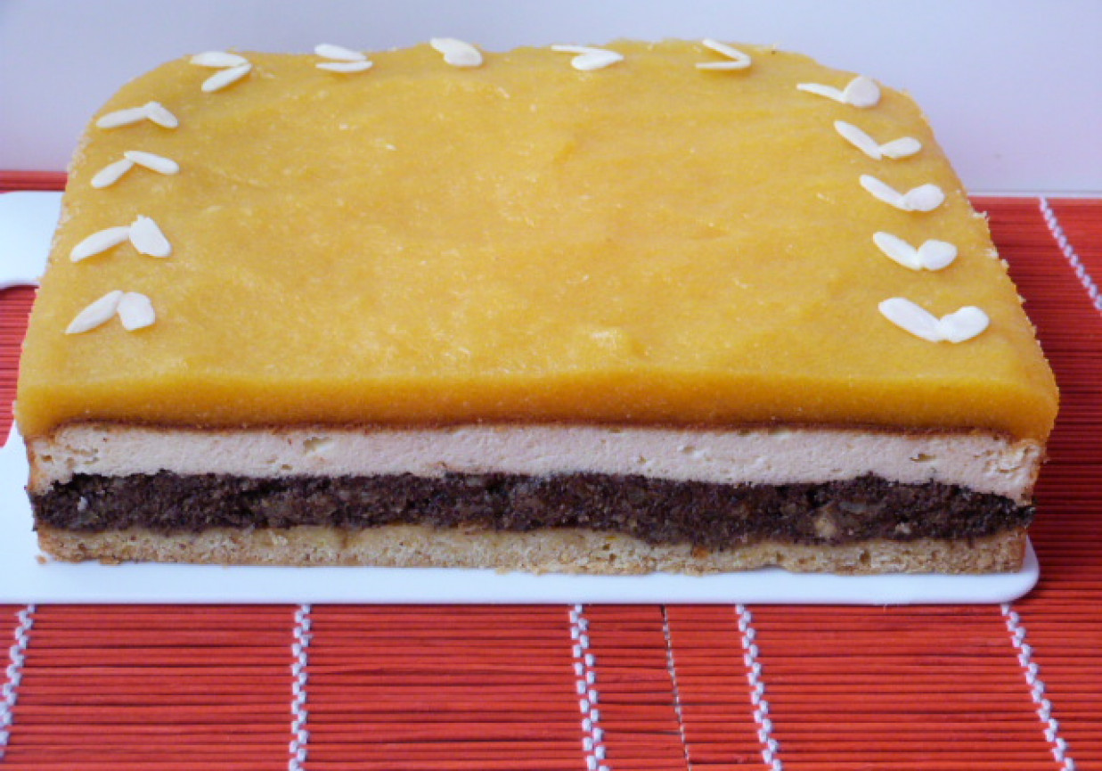 Ciasto makowo-serowe z musem z brzoskwiń foto