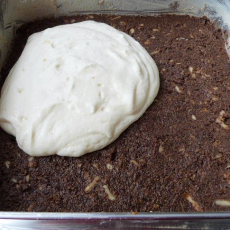 Krok 3 - Ciasto makowo-serowe z musem z brzoskwiń foto